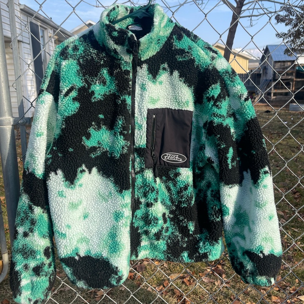 No Fear/H&M collab, Sherpa jacket